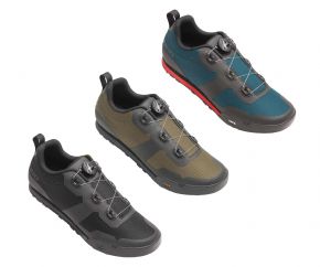 Giro Tracker Flat Pedal Off Road Shoes - Qualities similar to a compression sock including increased circulation and arch support
