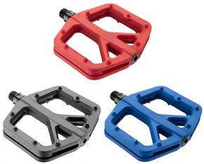 Giant Pinner Comp Flat Pedals - Utilises flush seal technology to further protect the longevity of the bearings